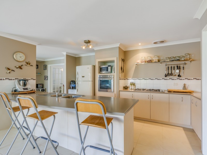 5 Viana Loop, Seville Grove WA 6112