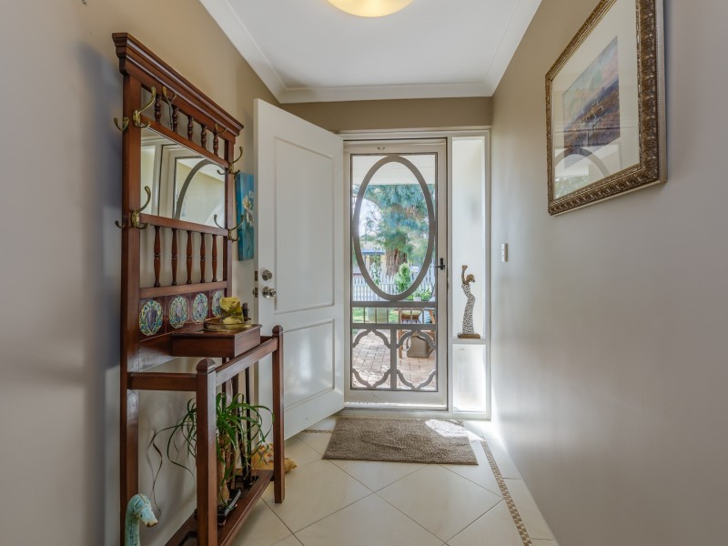 5 Viana Loop, Seville Grove WA 6112