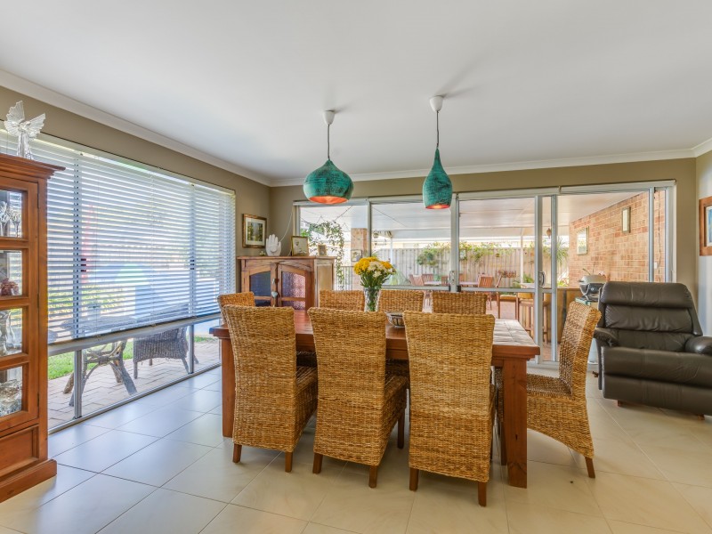 5 Viana Loop, Seville Grove WA 6112