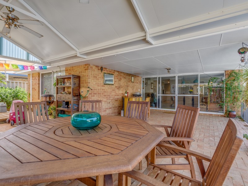 5 Viana Loop, Seville Grove WA 6112