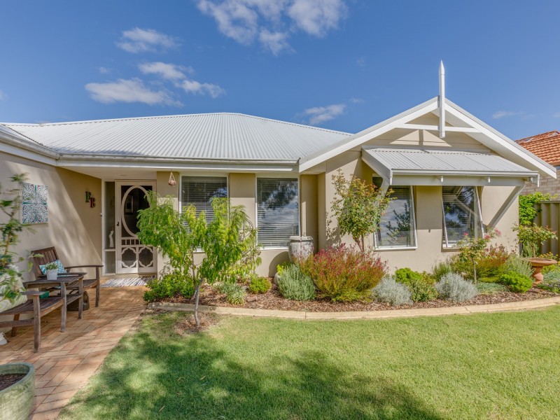 5 Viana Loop, Seville Grove WA 6112
