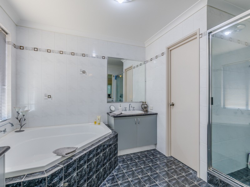 16 Dornoch Way, Canning Vale WA 6155