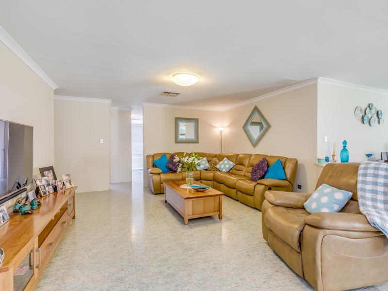 16 Dornoch Way, Canning Vale WA 6155