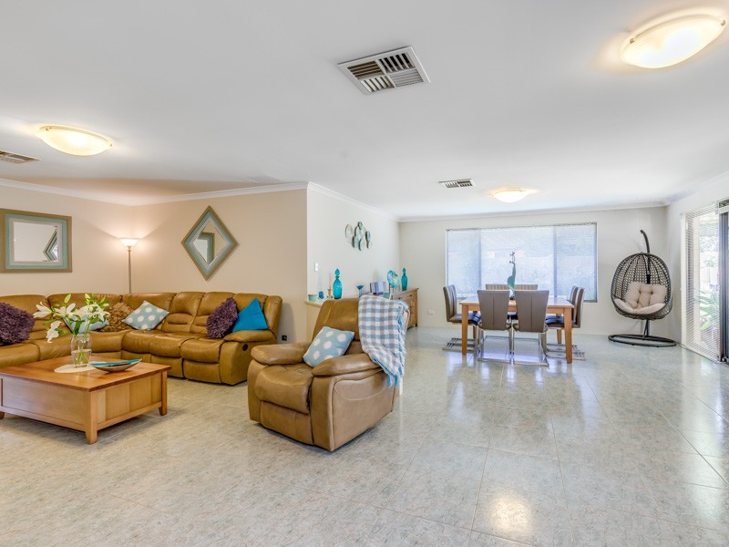 16 Dornoch Way, Canning Vale WA 6155