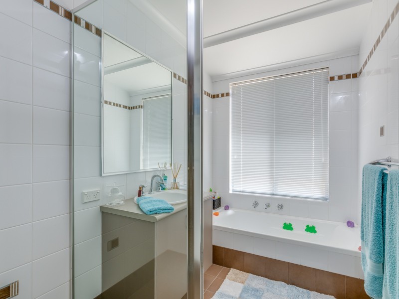 16 Dornoch Way, Canning Vale WA 6155