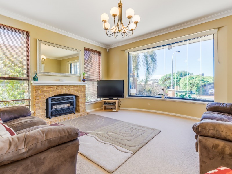 6 Iberis Place, Woodvale WA 6026