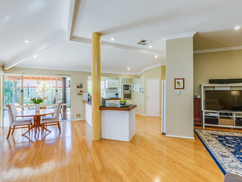 6 Iberis Place, Woodvale WA 6026