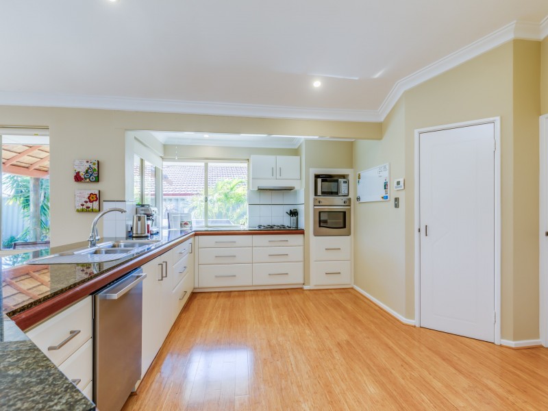 6 Iberis Place, Woodvale WA 6026