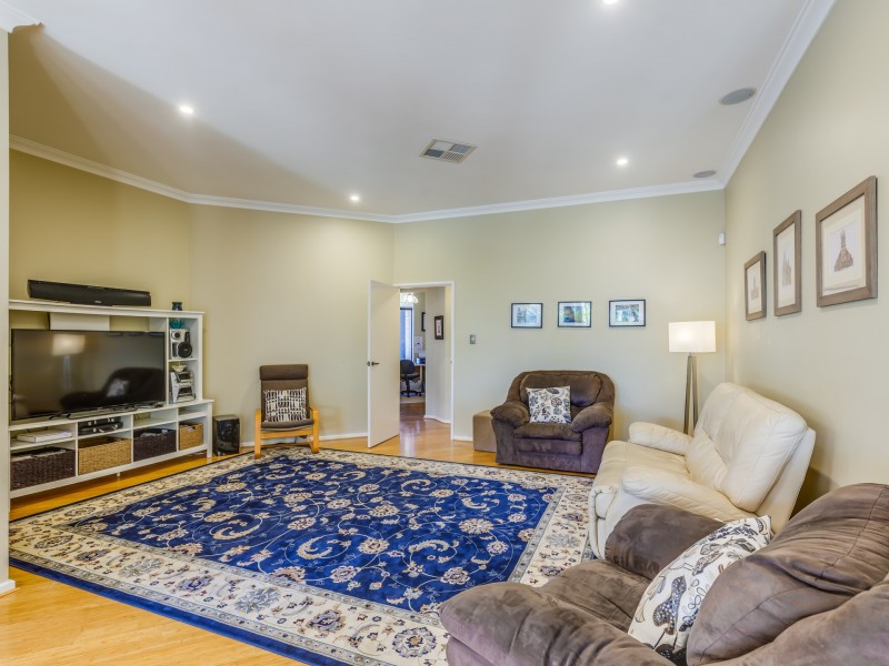 6 Iberis Place, Woodvale WA 6026