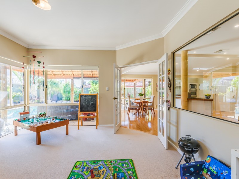 6 Iberis Place, Woodvale WA 6026
