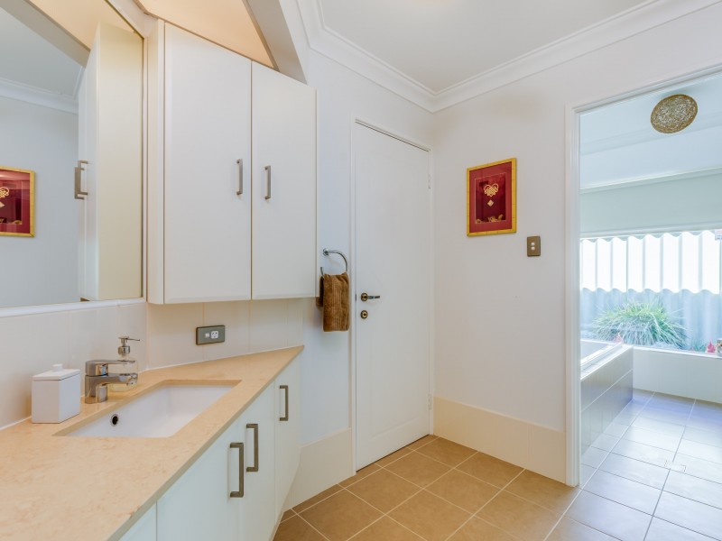 6 Iberis Place, Woodvale WA 6026