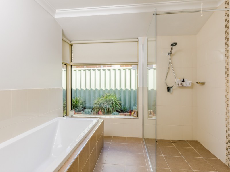 6 Iberis Place, Woodvale WA 6026