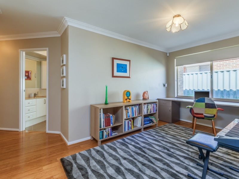 6 Iberis Place, Woodvale WA 6026