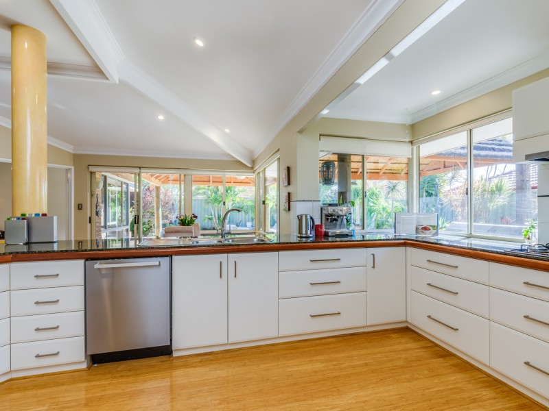 6 Iberis Place, Woodvale WA 6026