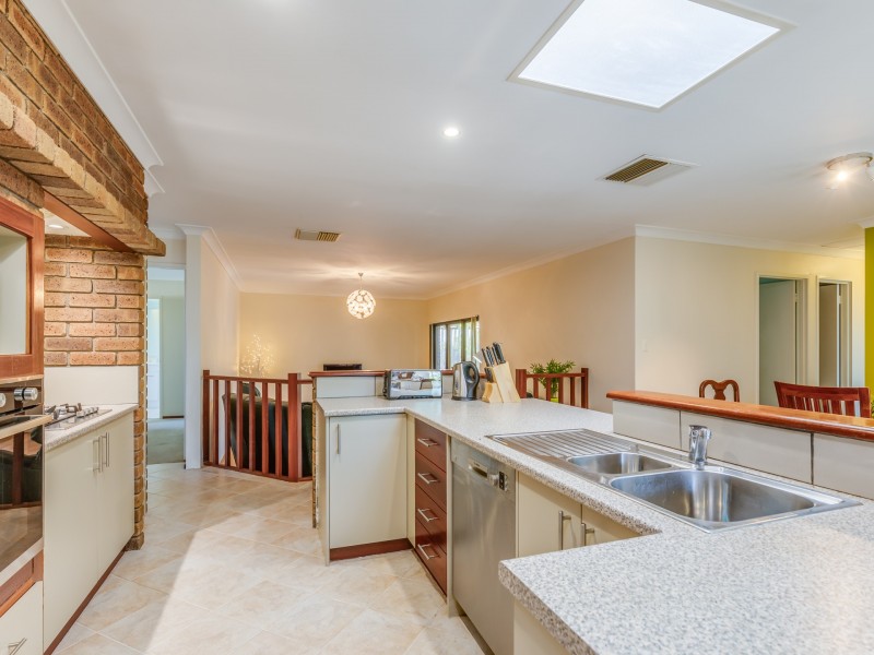 18 Monarch Court, Thornlie WA 6108