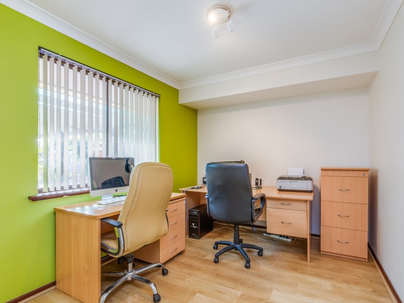 18 Monarch Court, Thornlie WA 6108