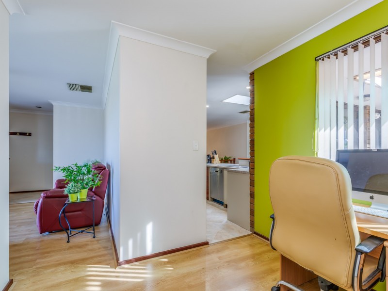 18 Monarch Court, Thornlie WA 6108