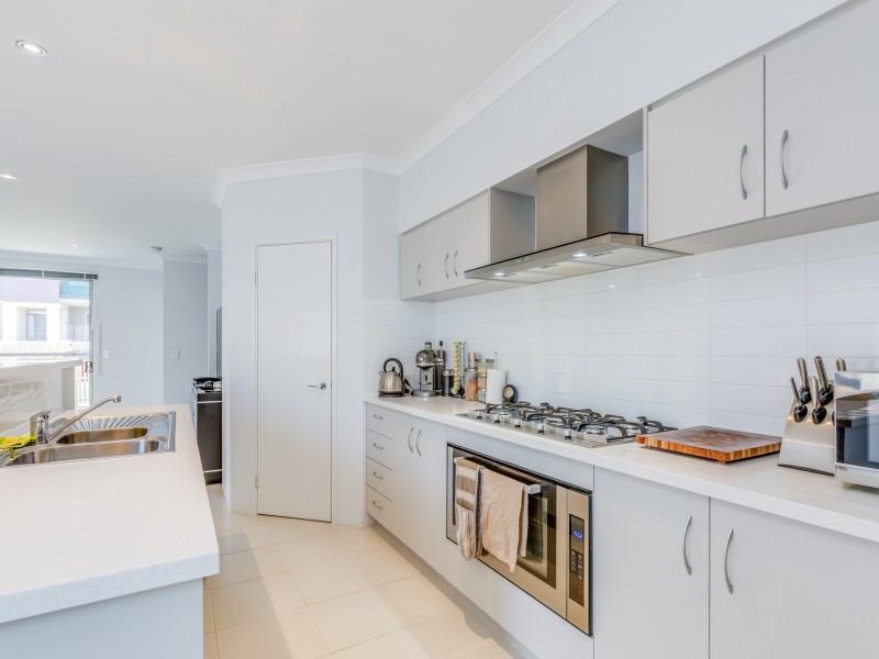 3 Affable Way, Atwell WA 6164