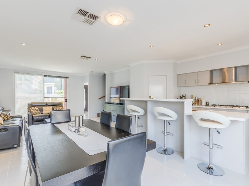 3 Affable Way, Atwell WA 6164