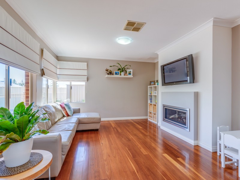 15 Cronulla Road, Secret Harbour WA 6173