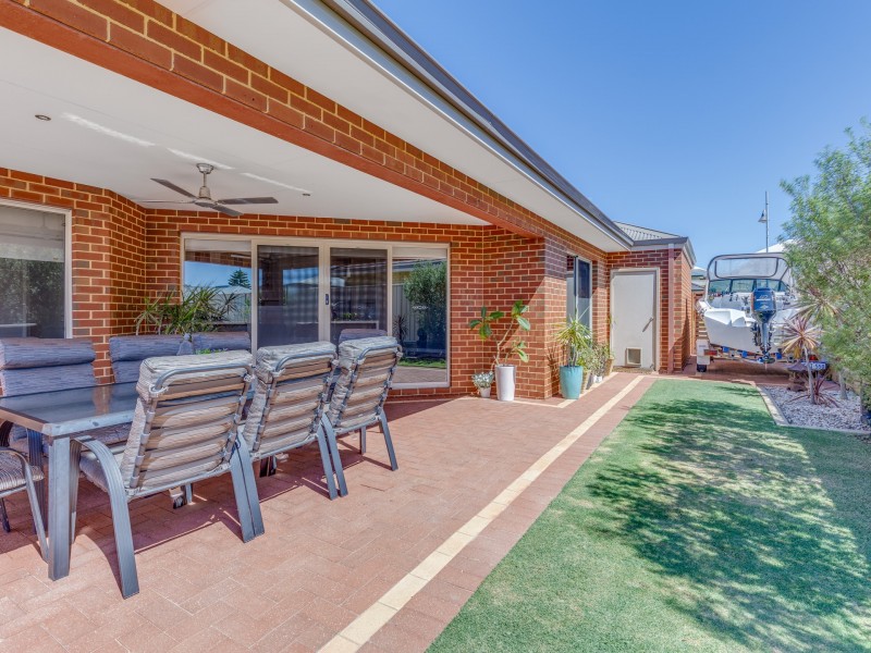 15 Cronulla Road, Secret Harbour WA 6173