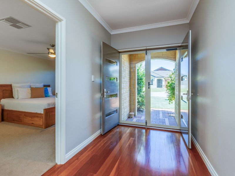 15 Cronulla Road, Secret Harbour WA 6173