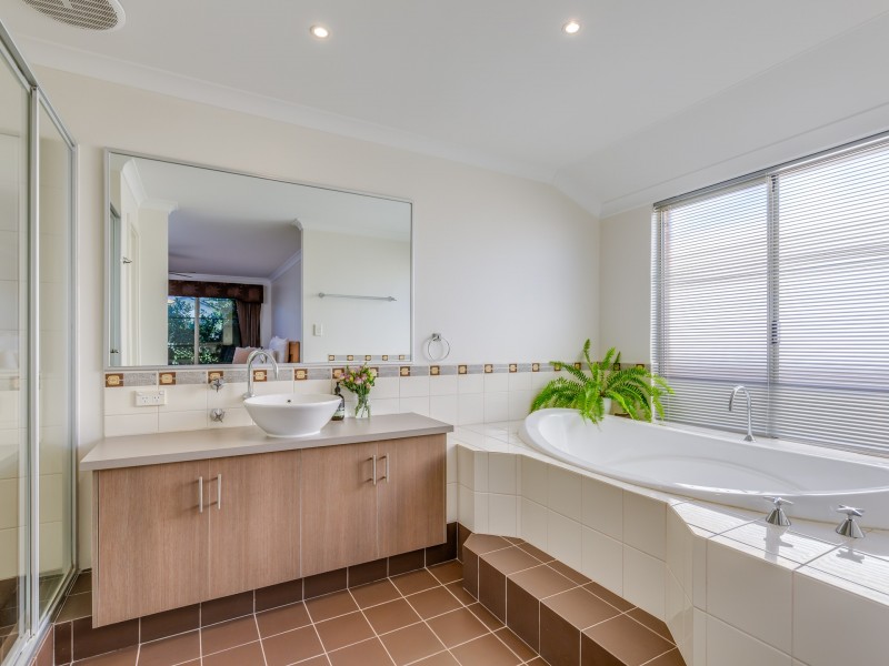 15 Cronulla Road, Secret Harbour WA 6173