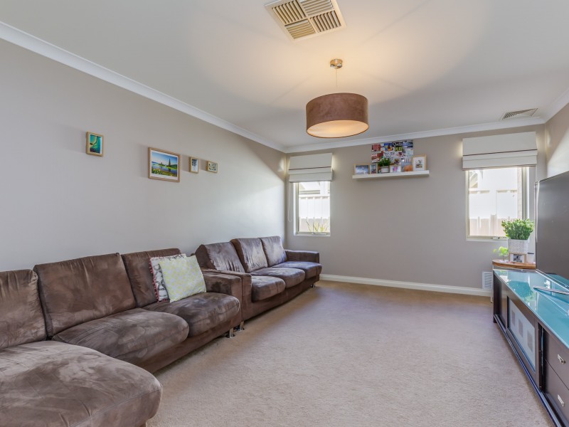 15 Cronulla Road, Secret Harbour WA 6173