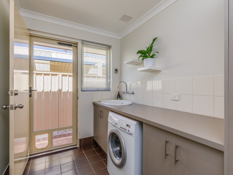 15 Cronulla Road, Secret Harbour WA 6173