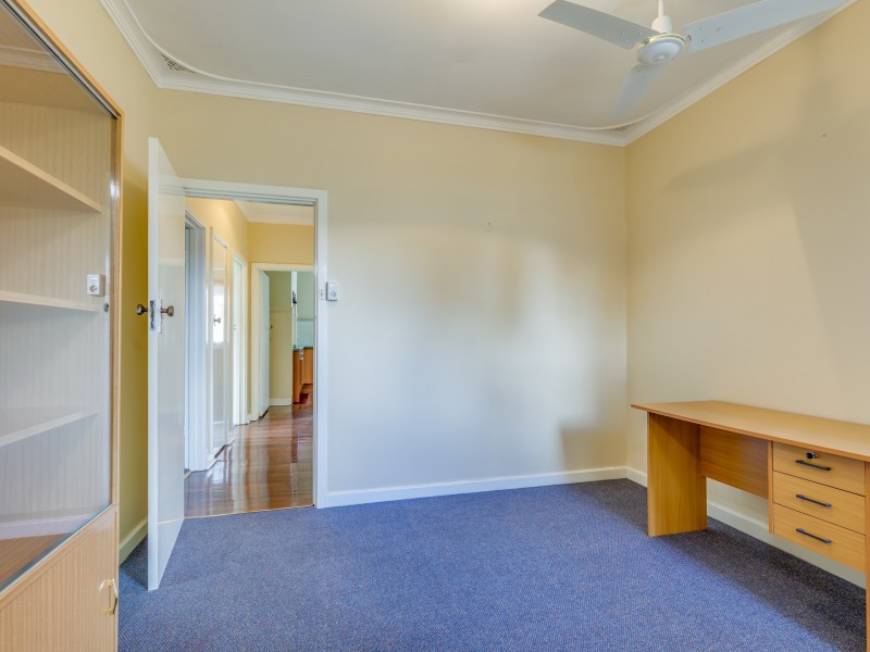 42 Fremantle Road, Gosnells WA 6110