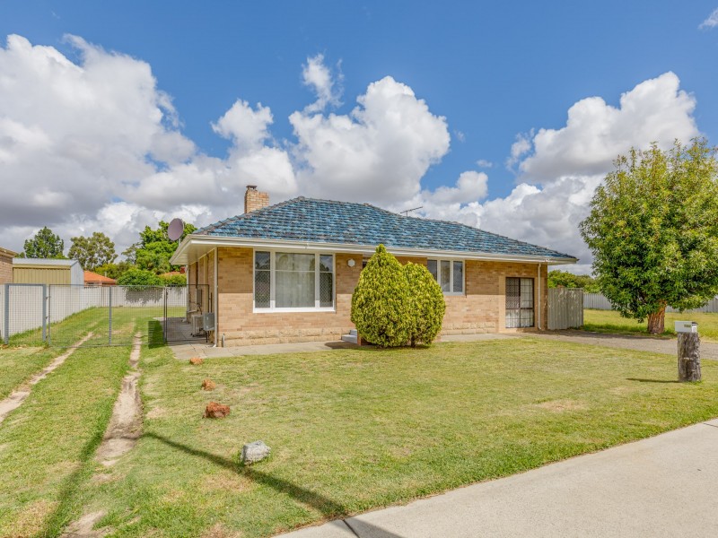 42 Fremantle Road, Gosnells WA 6110
