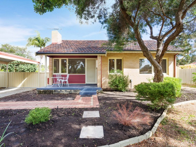 33 Williams Road, Coolbellup WA 6163