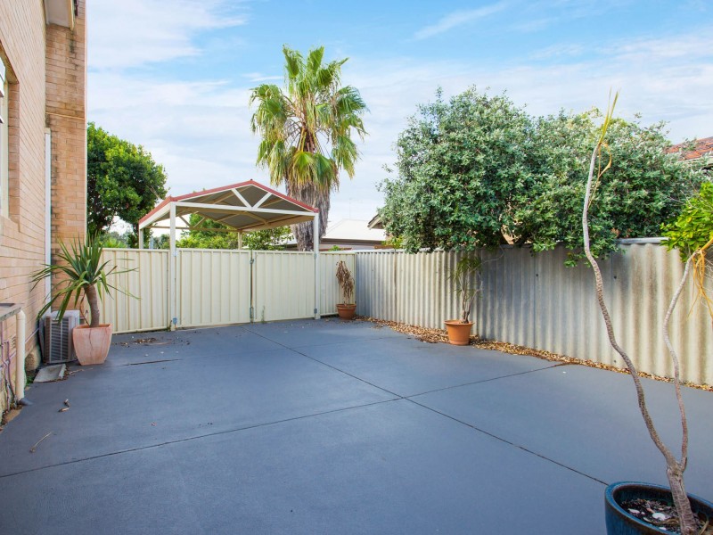 33 Williams Road, Coolbellup WA 6163
