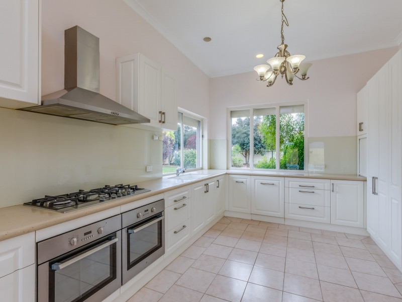 6 Helm Street, Maddington WA 6109