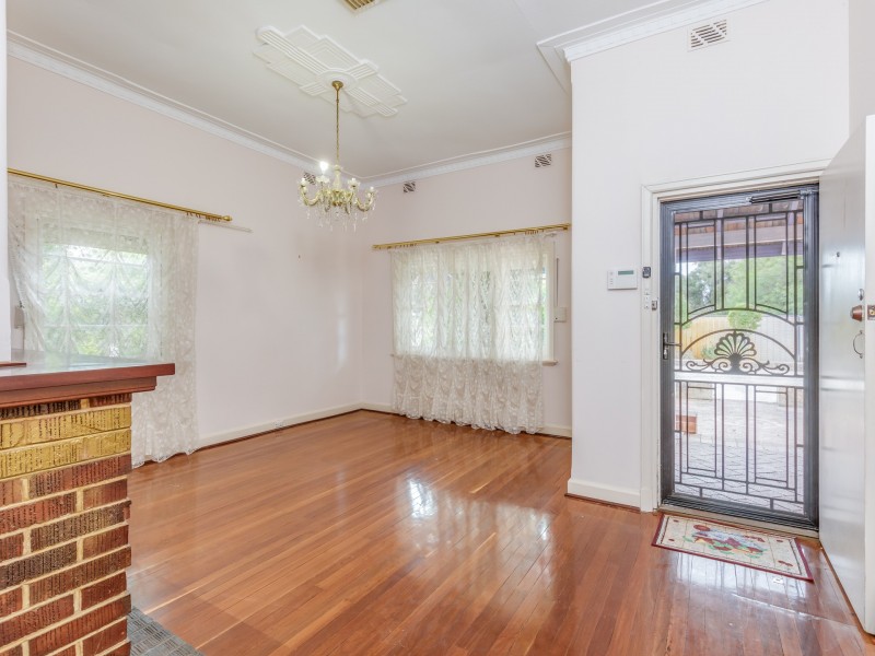 6 Helm Street, Maddington WA 6109