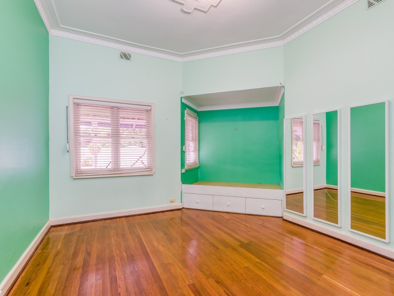 6 Helm Street, Maddington WA 6109