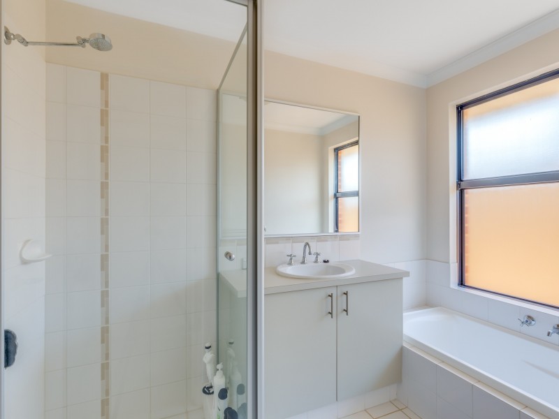 49 Amalfi Way, Canning Vale WA 6155