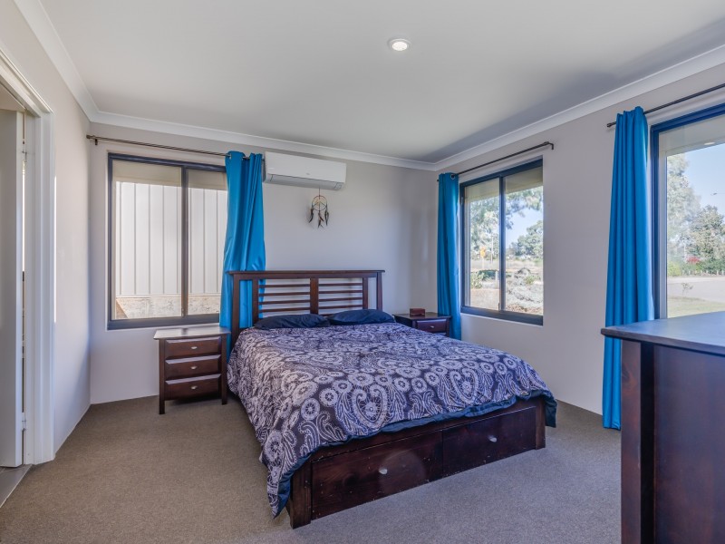 6 Jeffrey Loop, Brookdale WA 6112