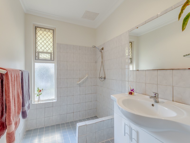 25 Dunnell Street, Maddington WA 6109