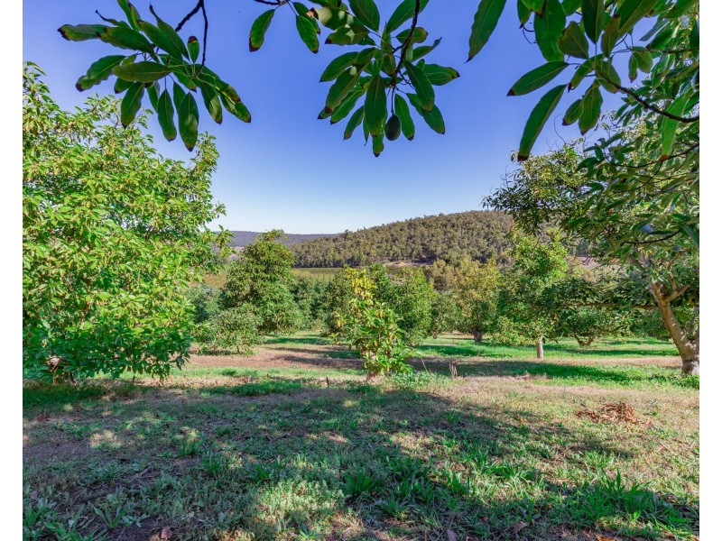 3 Omeo Place, Karragullen WA 6111