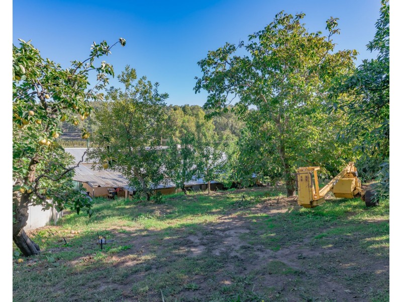 3 Omeo Place, Karragullen WA 6111