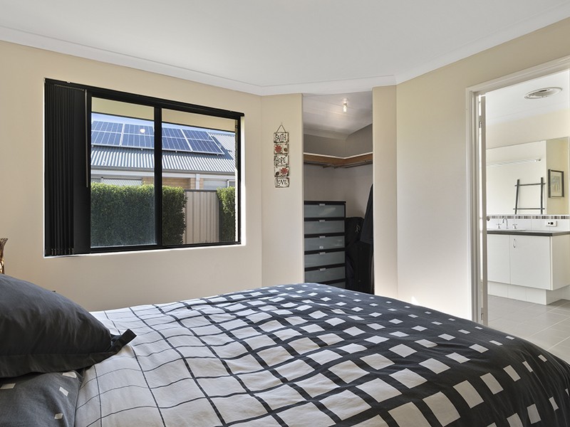 22 Serotina Lane, Aubin Grove WA 6164