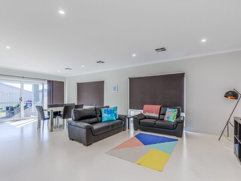 23 Verbania Loop, Beeliar WA 6164
