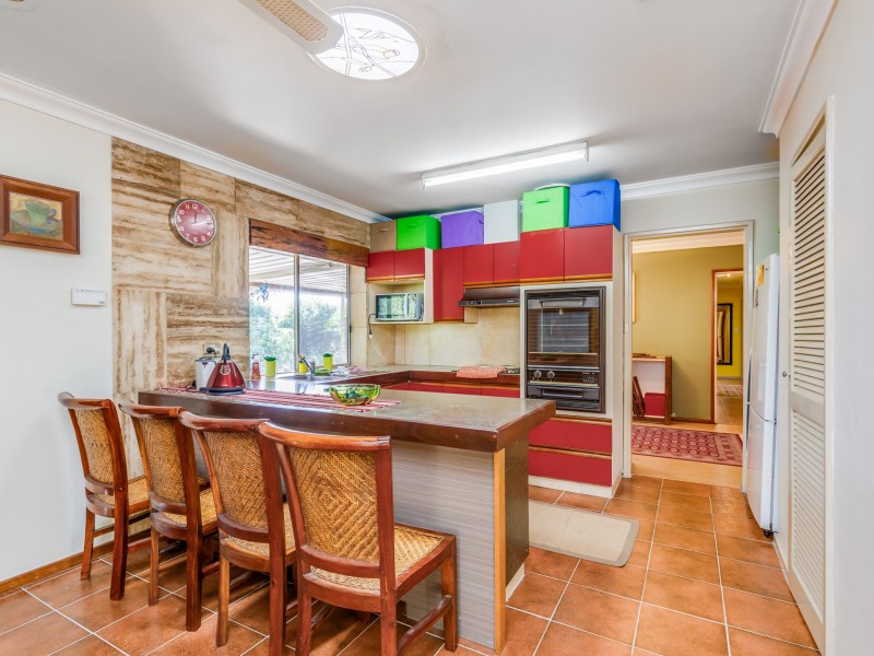 1 St Georges Avenue, Champion Lakes WA 6111