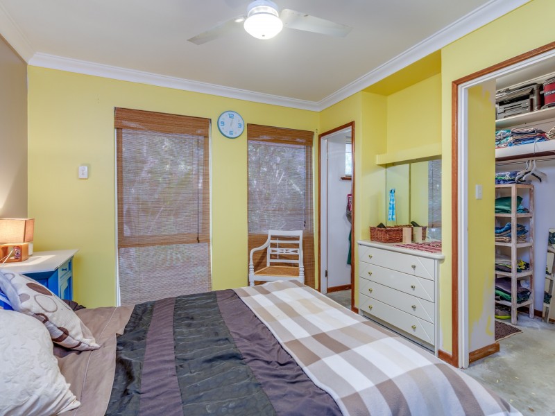 1 St Georges Avenue, Champion Lakes WA 6111