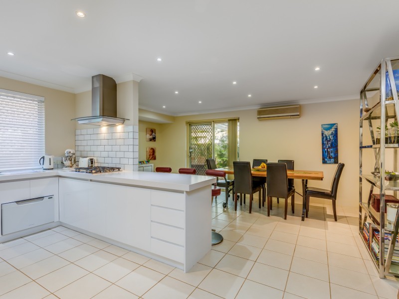 1/10 Norman Street, St James WA 6102