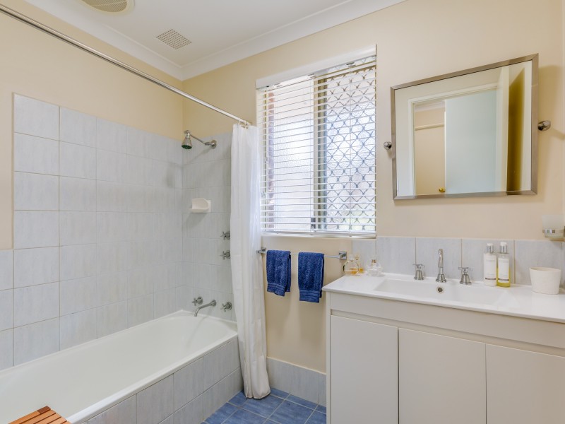 1/10 Norman Street, St James WA 6102