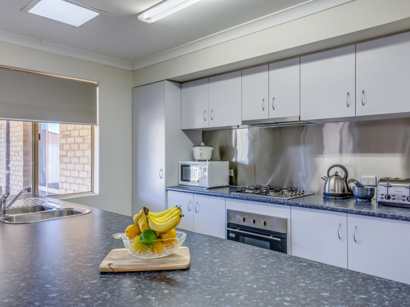 11 Castlereagh Circle, Port Kennedy WA 6172