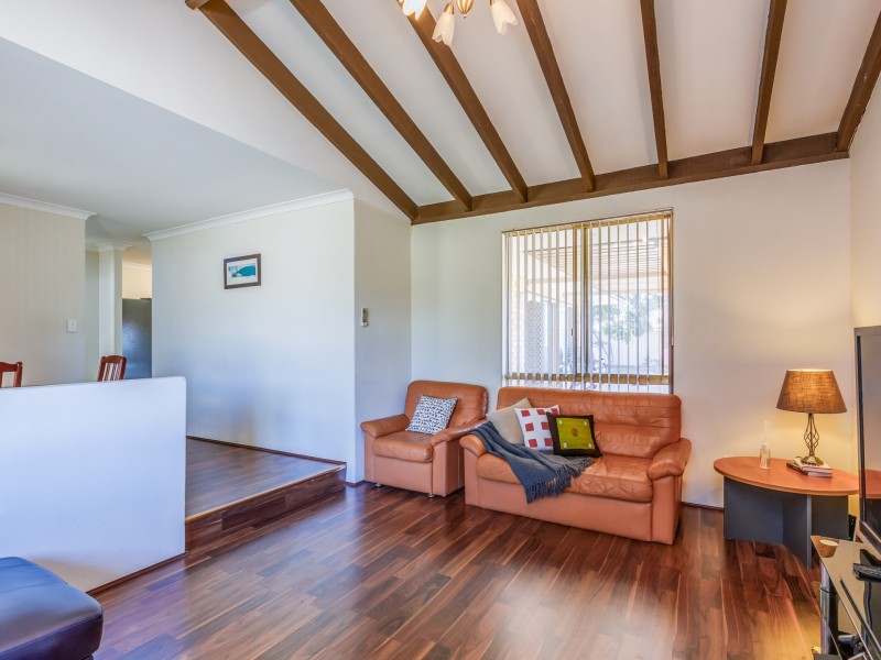 11 Castlereagh Circle, Port Kennedy WA 6172