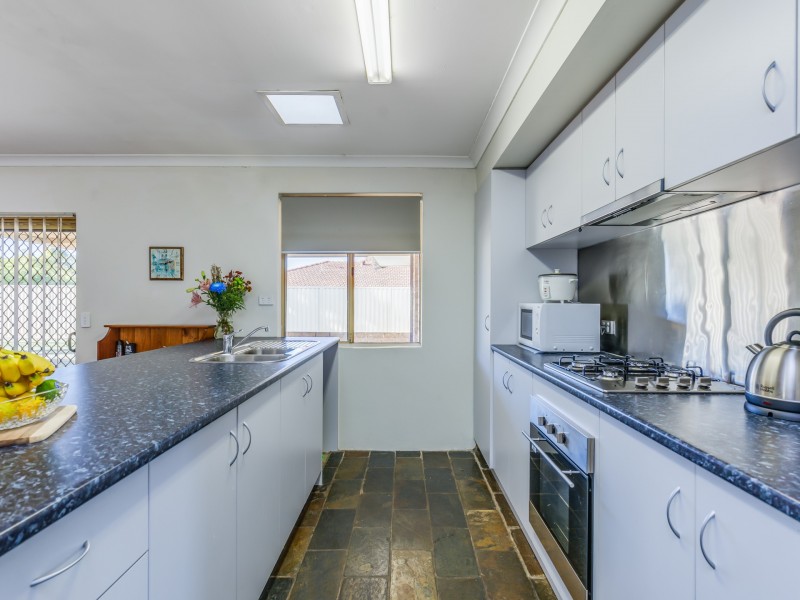 11 Castlereagh Circle, Port Kennedy WA 6172